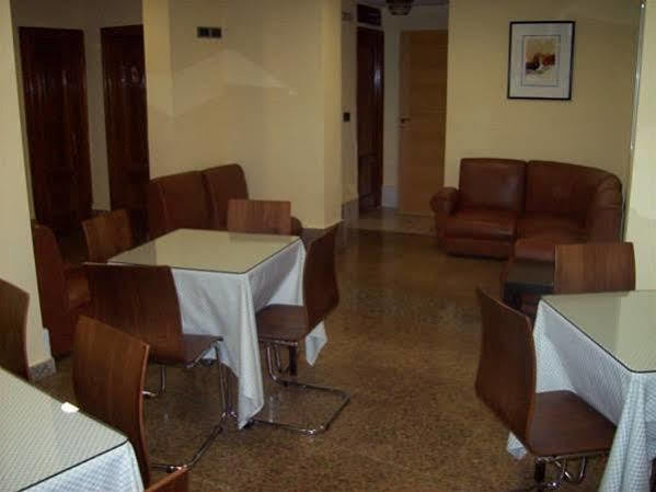 Hostal Muralla Пласенсия Экстерьер фото